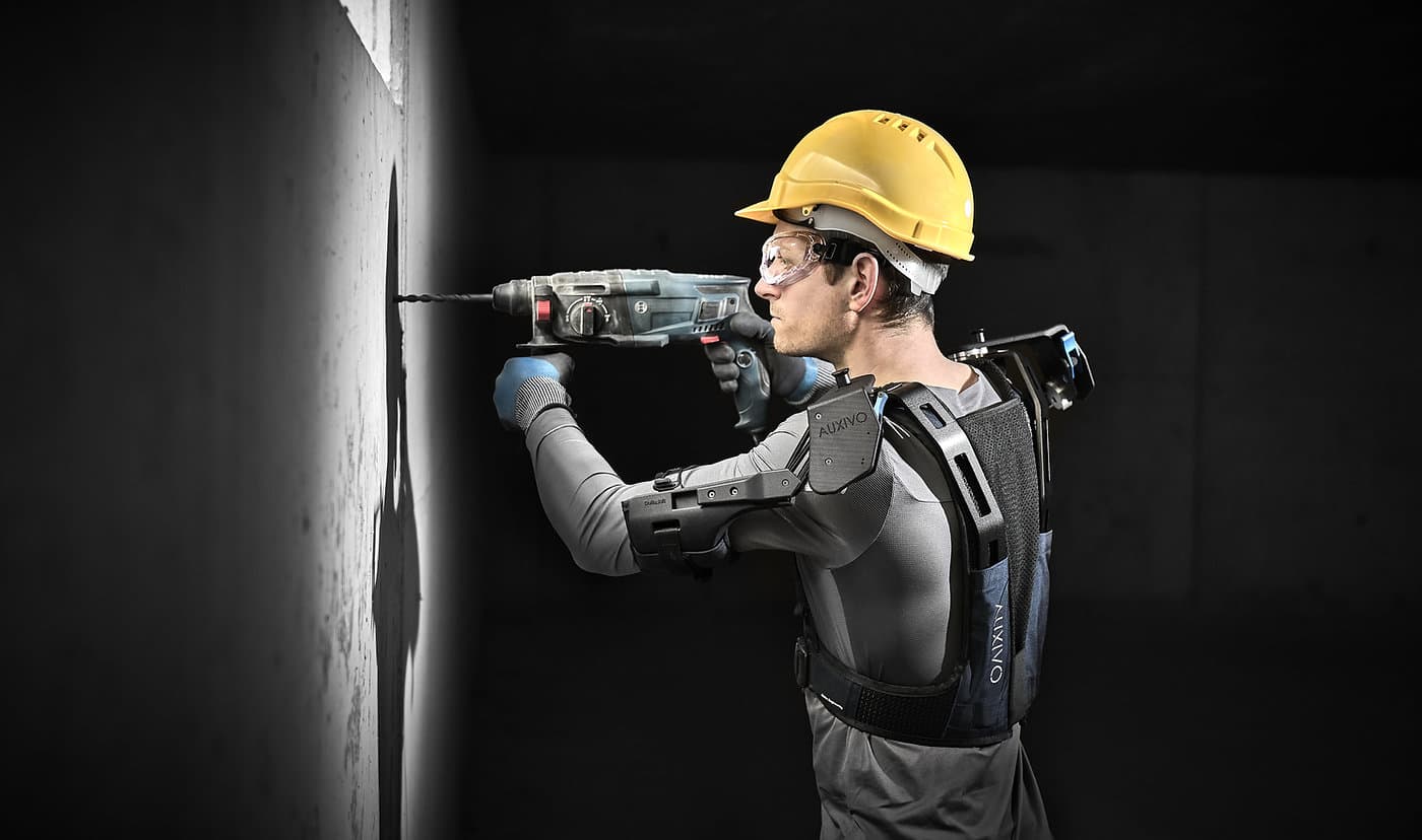 DeltaSuit — Auxivo product imagery